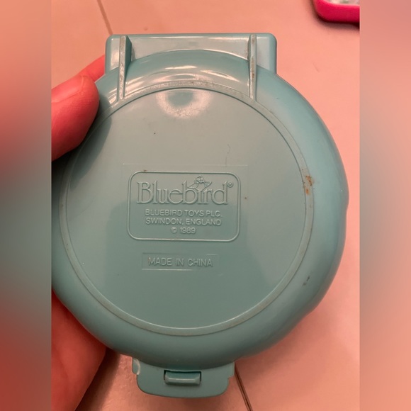 Ultra Rare vintage Bluebird Polly pocket 1989 Beach Party Compact, 100% Complet. - Picture 3 of 3